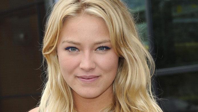 Geraldine blikt terug op sexy shoot, Nikkie feest met Kate Moss | Showbytes | AD.nl