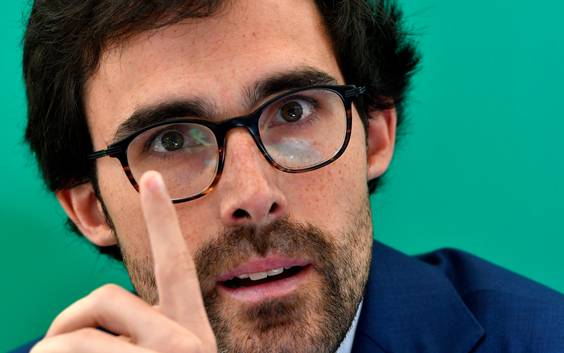 Calvo gooit alle groene bescheidenheid overboord, maar is dat wel de juiste weg?