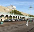 Britten gaan met de pet rond voor hun monumenten