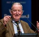 AfD-voorman prijst nazi-soldaten terwijl zijn partij almaar populairder wordt