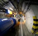 Hoe moet de grootste deeltjesversneller op aarde eruit gaan zien?