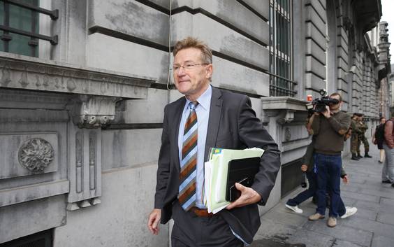 Van Overtveldt haalt uit naar Rutte: 