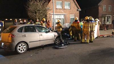 Twee gewonden bij botsing op Edese Veenderweg
