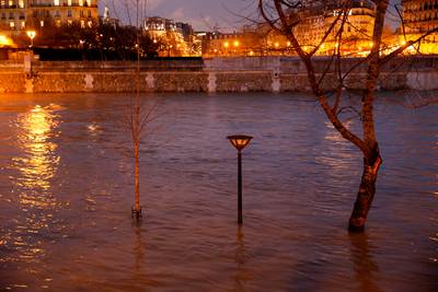 Honderden mensen rondom Parijs geëvacueerd door overstromingen