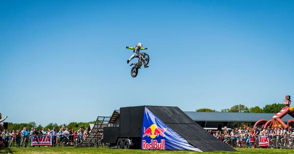 Festival on Wheels in Albergen: kicken en stunten in aanloop naar Zwarte Cross - Tubantia