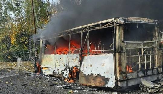 Minstens 12 doden bij Russische aanval op bussen in Oekraïense stad Kramatorsk • Litouwen stuurt soldaten naar grens met Kaliningrad