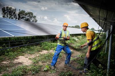 Ewijks zonneveld groeit snel, maar de stroom laat op zich wachten