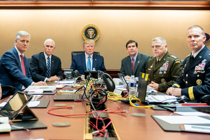 Donald Trump volgt de aanval in de Situation Room.