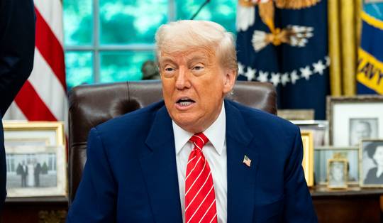 Regering-Trump publiceerde tientallen naaktfoto’s van jonge vrouwen in Epstein-dossiers