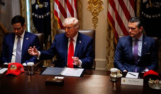 ▶ Trump dreigt bondgenoot Oman te ‘verpulveren’. Of bedoelde hij toch Iran?