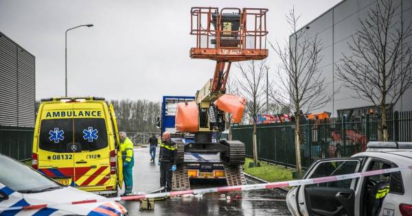 Fatale val van heftruck Dodewaard en hoogwerker Wijchen: inspectie turft meer ongevallen op het werk