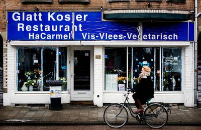 Man die Joods restaurant in Amsterdam belaagde zit weer vast