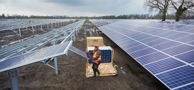 'Benut restruimte naast wegen en bedrijventerreinen voor zonneparken'