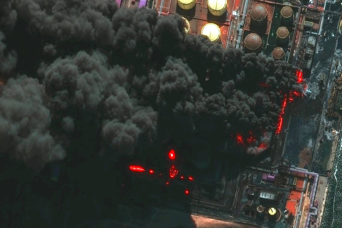 In beeld: zo groot is de schade in Russische oliehavens na een week van Oekraïense drone-aanvallen