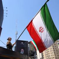 Onrechtstreekse onderhandelingen tussen Iran en VS gaan voort na begrafenis ayatollah Khamenei:‘Positieve vooruitgang geboekt’