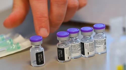 Pfizer levert minder flacons omdat we daar méér uit kunnen halen dan voorzien: “Het was een vergissing om te denken dat we een dosis konden ‘winnen’”