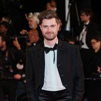 ‘Ik wil gewoon diepgewortelde ideeën in vraag stellen’: Lukas Dhont verrast op Cannes met ‘Coward’