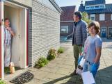 Geen paashaas, maar vrijwilliger brengt lekkers aan de deur in Osse Schadewijk