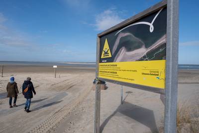 Opnieuw mensen in de problemen op zandbank Renesse