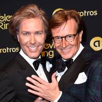 Frank helpt Rogier een handje en schrijft liefdevolle brief