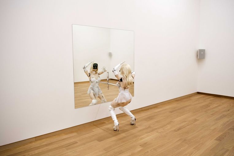 Ontroerende techniek van Jordan Wolfson Trouw