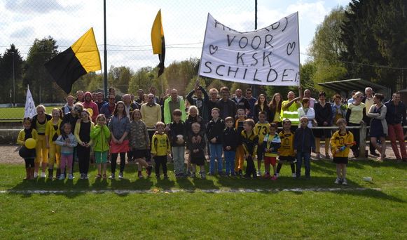 Aanhangers Ksk Schilde Organiseren Optocht Tegen Fusie Schilde In De Buurt Hln