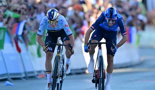 Giulio Ciccone trekt fotofinish in twijfel na nederlaag tegen Remco Evenepoel op EK: ‘Ik kan wat ik daar zie niet rijmen met de uitslag’