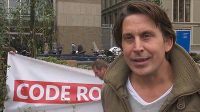 Tuinman Lodewijk legt tuintje aan voor groen protest