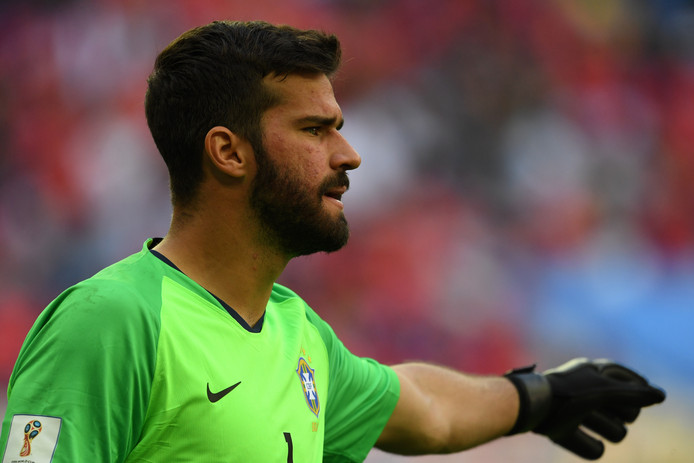 Liverpool maakt Braziliaan Alisson duurste keeper ooit ...