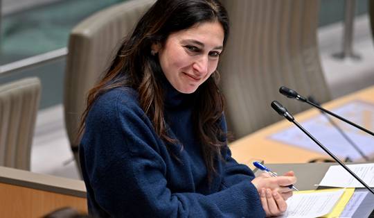 Demir wil lerarenopleidingen hervormen, hogescholen spreken van ‘arbitraire keuzes’