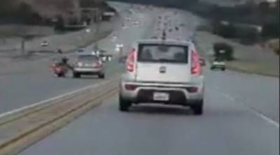 Ruzie tussen automobilist en motorrijder veroorzaakt megacrash