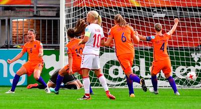 LIVE: Oranje bij rust op voorsprong door strafschop Spitse