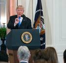 Spanningen tussen Trump en media escaleren: CNN klaagt Trump en Witte Huis aan