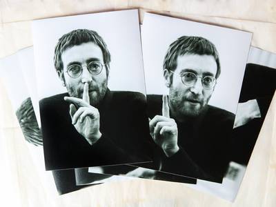 Onbekende foto's John Lennon in oude kast gevonden