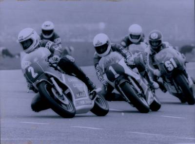 Motorvrienden brengen laatste saluut aan ex-motorkampioen Gerard van der Wal