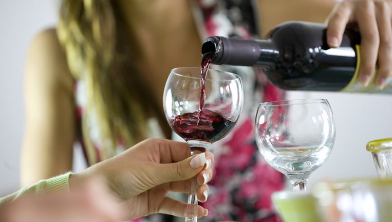 Alcoholexpert Een Fles Wijn Per Dag Is Niet Schadelijk Fit Gezond Nina Hln