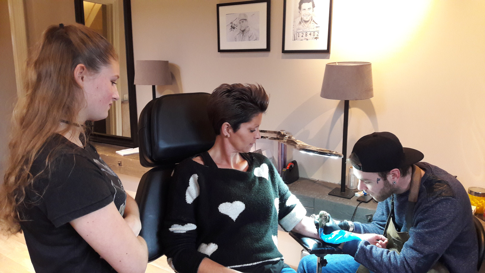 Marit (16) wil een eigen tattooshop, nu eerst oefenen op ...