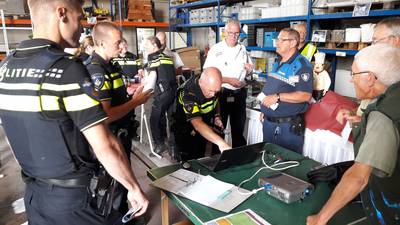 Politie vist complete schoolklas uit de Rijn