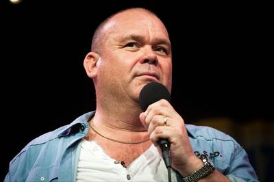 Paul de Leeuw gaat tv-show in huiskamers maken