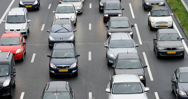 File op A50 neemt af na ongeluk bij knooppunt Valburg.