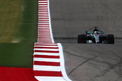 Hamilton pakt poleposition, Verstappen heeft niets aan P6
