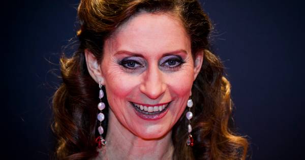 Musicalster Pia Douwes wil eindelijk eens haar privékant laten zien | Show | AD.nl