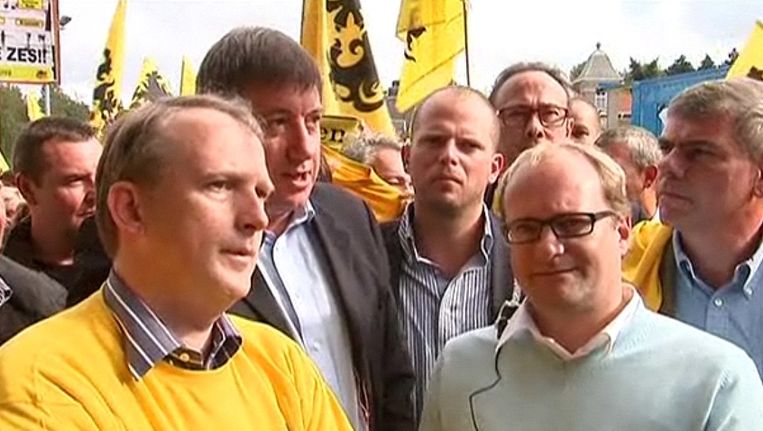 Relletje Tussen Vb En Vrt Tijdens Betoging Linkebeek Binnenland Nieuws Hln