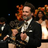 Drie Emmy’s, een geliefde met lege handen en geen ambitie voor film: waarom Matthew Rhys trouw blijft aan tv