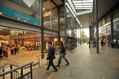 Winkelcentrum Dukenburg wil klanten trekken en maakt parkeren gratis