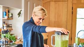 Rani De Coninck laat zien hoe je een groene smoothie maakt