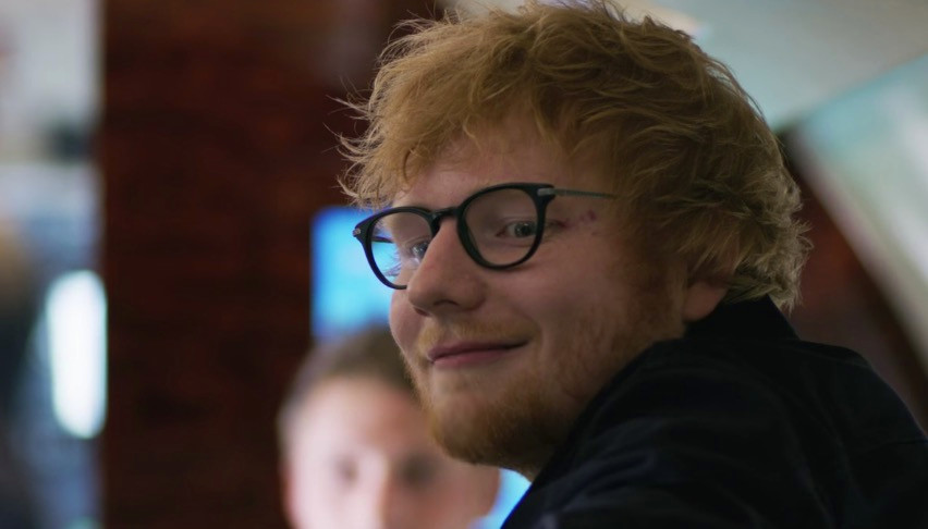 TRAILER. Ed Sheeran speelt zichzelf in nieuwe muziekfilm
