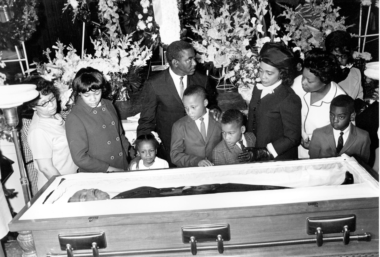 Dochter martin luther king jr familie wil zijn nobelprijs verpatsen