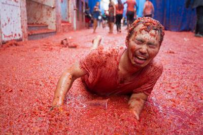 160.000 kilo aan tomaten tot moes gegooid op Tomatina-festival