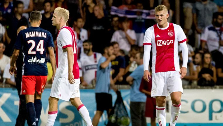 De Ligt Krijgt Nummer 4 Van De Beek Nummer 6 Het Parool